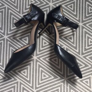 NWT Black ankle strap heels 👠